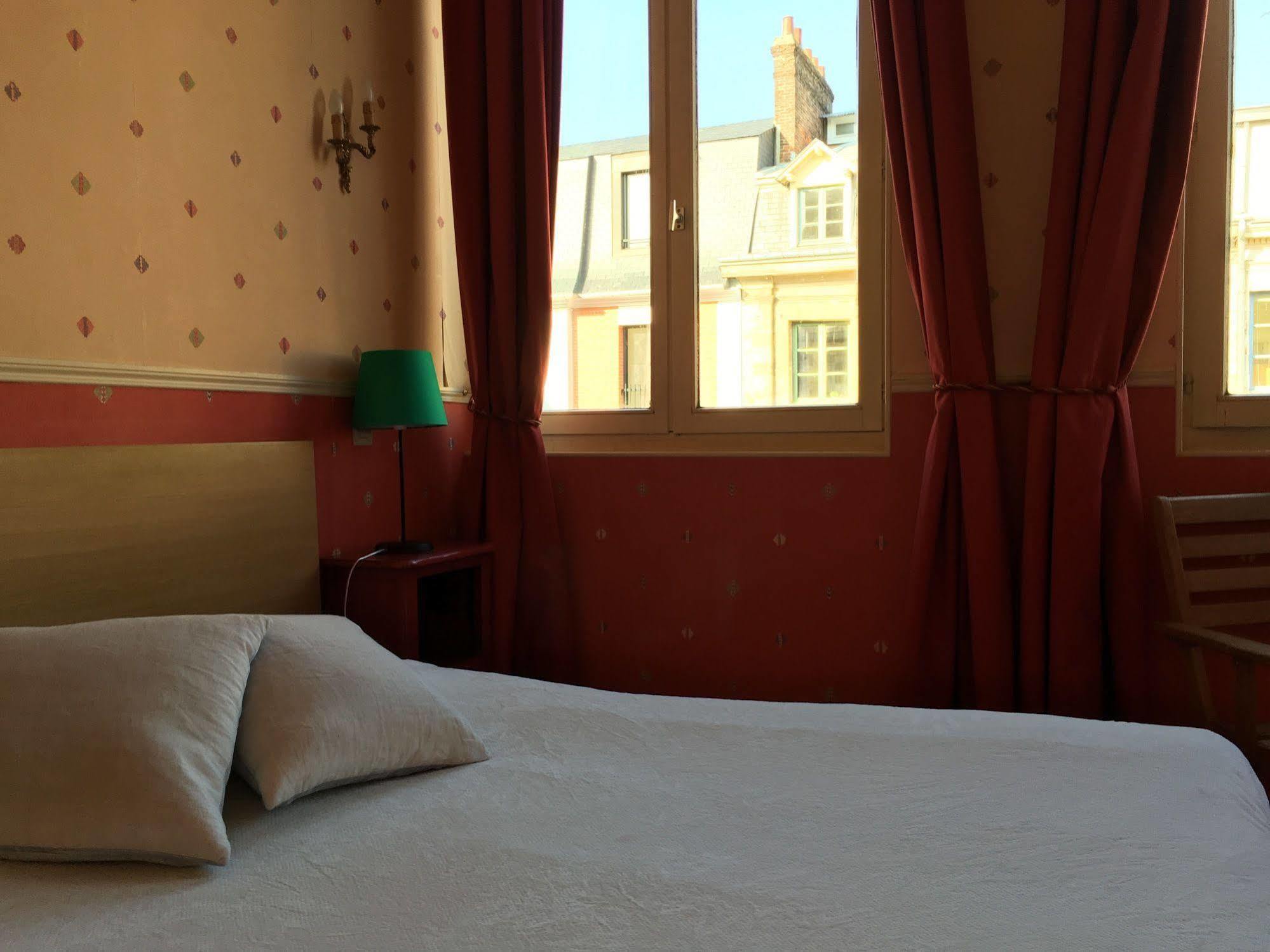 Hotel Des Carmes - 2*